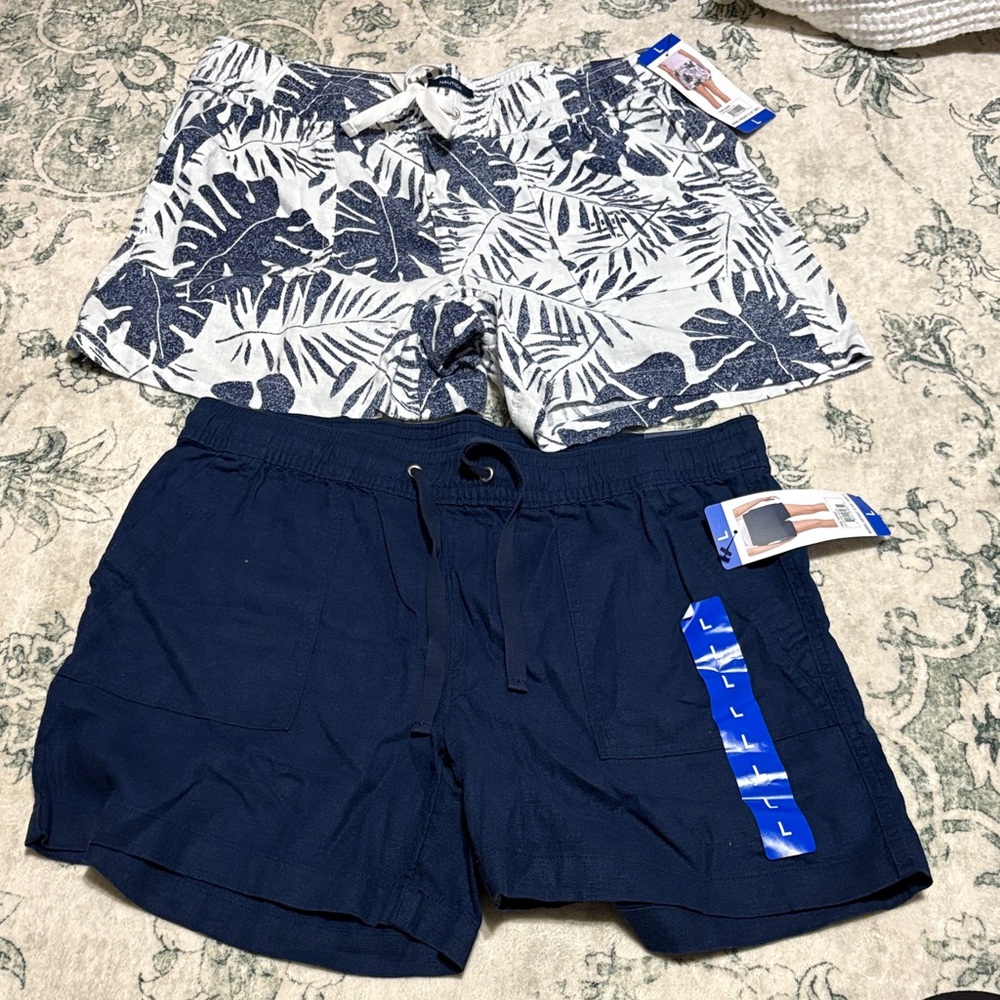 NAUTICA SET OF 2 BNWT Women’s Navy Solid & White Navy Palm Print Shorts Set